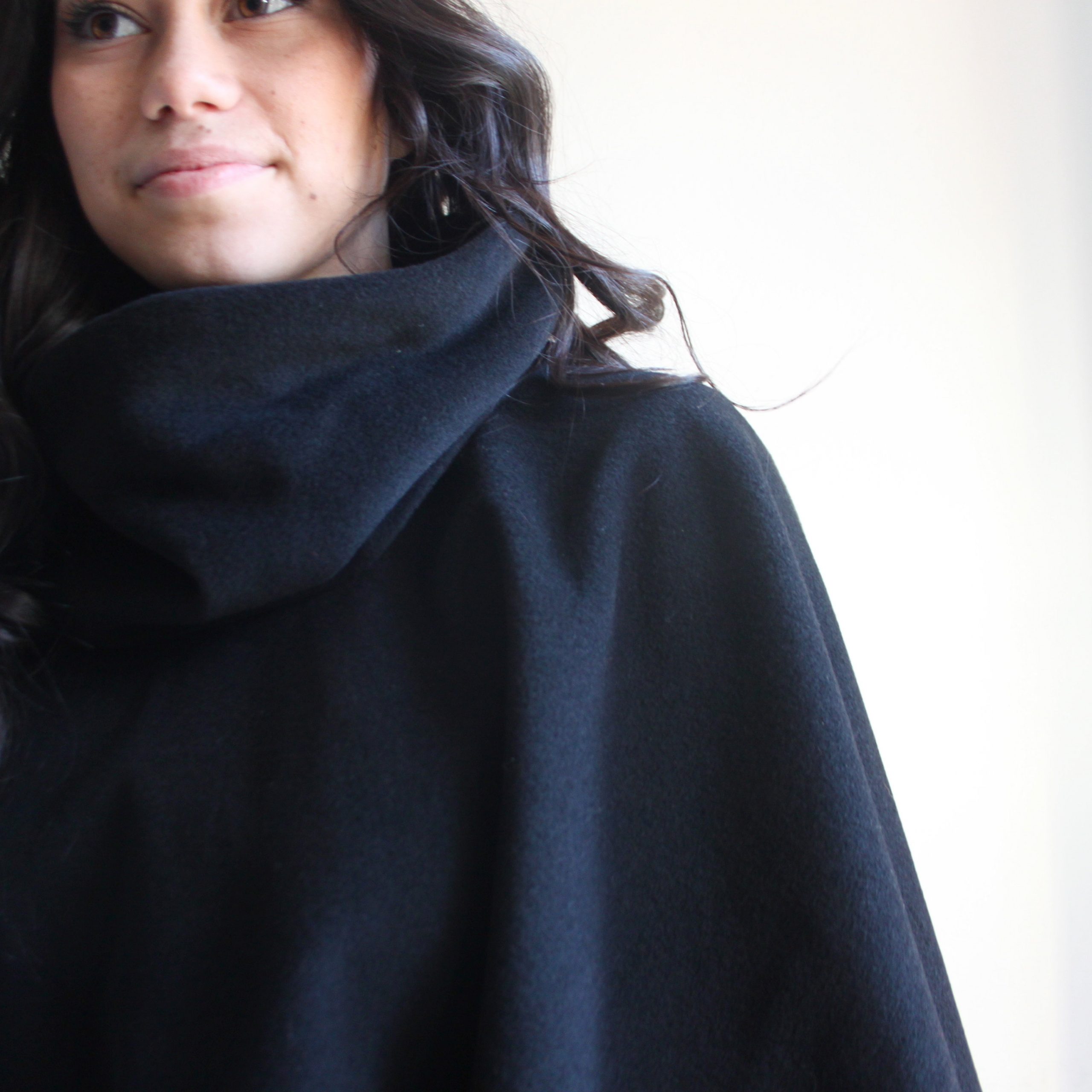 Donna Abbigliamento da Cappotti da Mantelle Mantella con ricamoEtro in Lana di colore Nero 